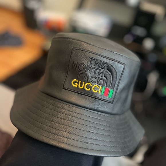 GUCCI X THE NORTH FACE  BUCKET HAT. - Picture 2 of 3